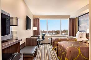 Super 8 by Wyndham Thompson