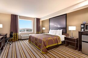 Super 8 by Wyndham Thompson