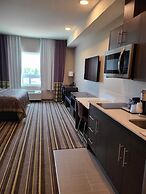 Super 8 by Wyndham Thompson