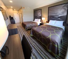 Super 8 by Wyndham Thompson