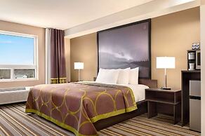 Super 8 by Wyndham Thompson