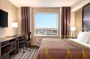 Super 8 by Wyndham Thompson