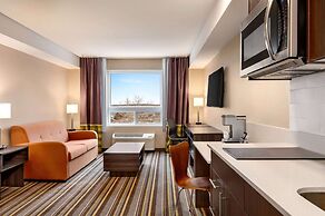 Super 8 by Wyndham Thompson