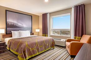 Super 8 by Wyndham Thompson