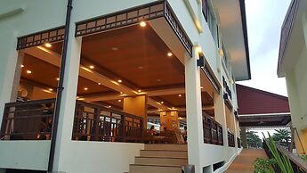 PP Charlie Beach Resort