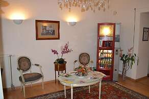 Hotel Pension Walzerstadt