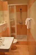 Hotel Pension Walzerstadt