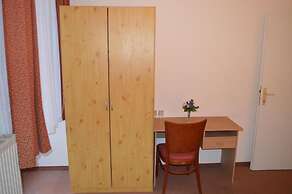 Hotel Pension Walzerstadt