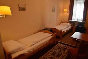 Hotel Pension Walzerstadt