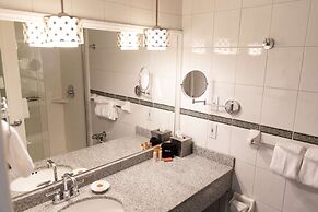 Capitol Plaza Hotel Montpelier Tapestry Collection by Hilton