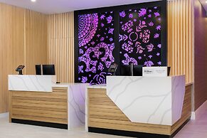 Capitol Plaza Hotel Montpelier Tapestry Collection by Hilton