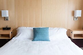 Capitol Plaza Hotel Montpelier Tapestry Collection by Hilton