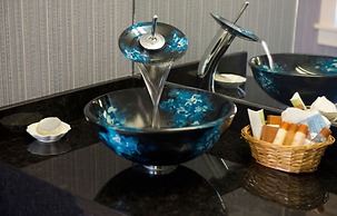 Capitol Plaza Hotel Montpelier Tapestry Collection by Hilton