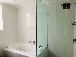 Wyndel Apartments - Encore