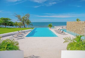 Las Verandas Hotel & Villas