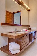 Las Verandas Hotel & Villas