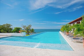 Las Verandas Hotel & Villas