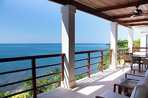 Las Verandas Hotel & Villas