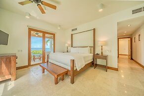 Las Verandas Hotel & Villas