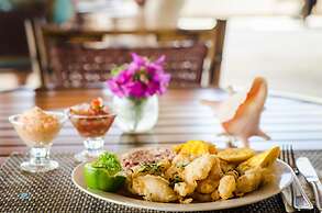 Las Verandas Hotel & Villas