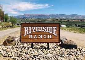 The Riverside Ranch RV Park, Motel & Campground