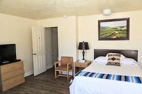 The Riverside Ranch RV Park, Motel & Campground