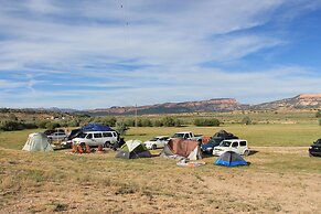 The Riverside Ranch RV Park, Motel & Campground