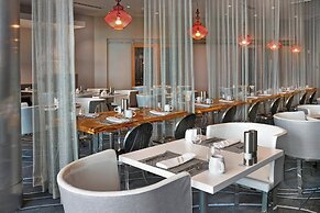 Renaissance Edmonton Airport Hotel