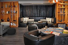 Renaissance Edmonton Airport Hotel