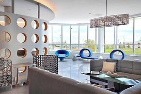 Renaissance Edmonton Airport Hotel