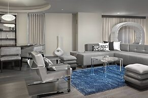 Renaissance Edmonton Airport Hotel