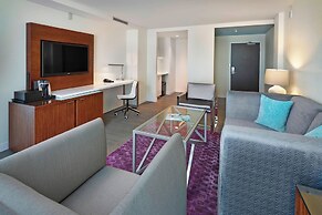 Renaissance Edmonton Airport Hotel