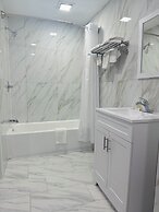 Hometowne Inn & Suites