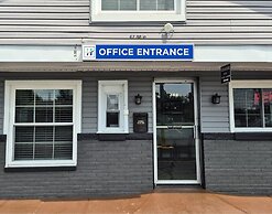 Hometowne Inn & Suites