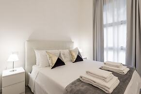 Milan Royal Suites & Luxury Apartments
