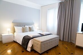 Milan Royal Suites & Luxury Apartments