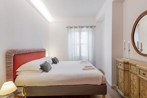 Milan Royal Suites & Luxury Apartments