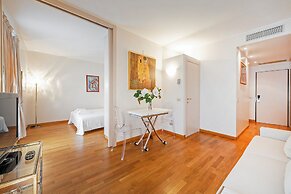 Milan Royal Suites & Luxury Apartments