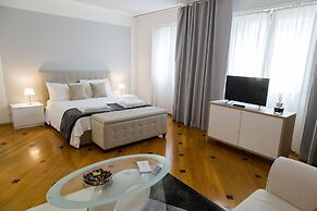 Milan Royal Suites & Luxury Apartments