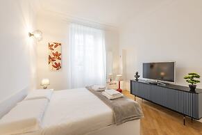 Milan Royal Suites & Luxury Apartments