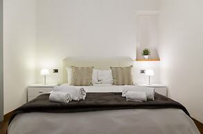 Milan Royal Suites & Luxury Apartments