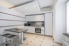 Milan Royal Suites & Luxury Apartments