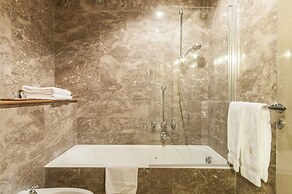 Milan Royal Suites & Luxury Apartments