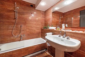 Milan Royal Suites & Luxury Apartments