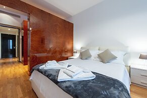 Milan Royal Suites & Luxury Apartments