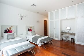 Benviar Tonson Residence