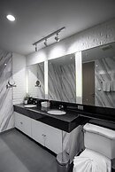 Benviar Tonson Residence