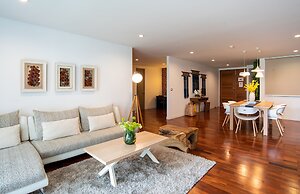 Benviar Tonson Residence