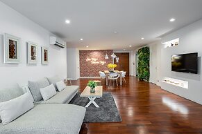 Benviar Tonson Residence