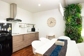 Benviar Tonson Residence